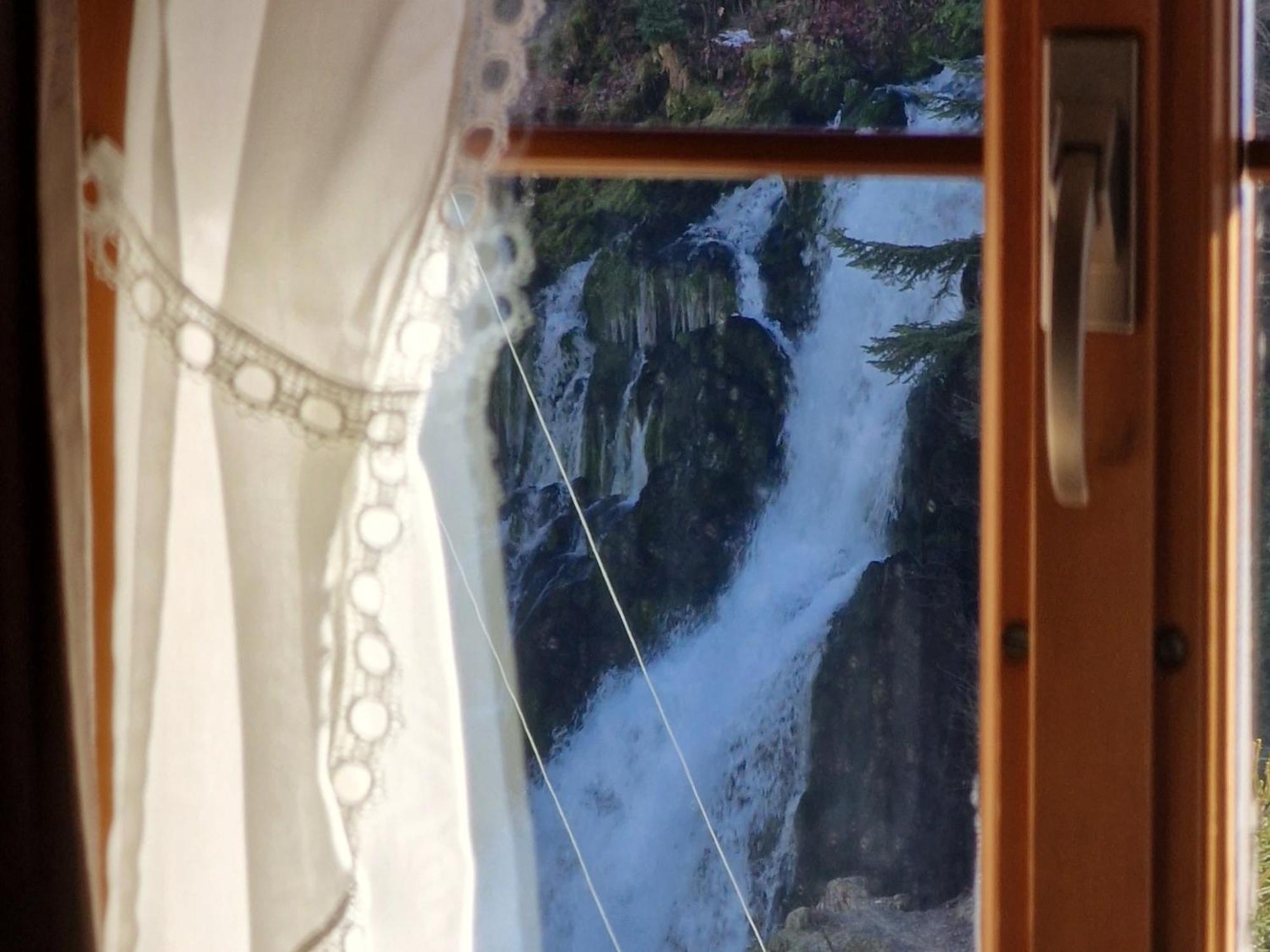 Cascade De Jaun Hotel Bagian luar foto